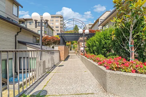 122 1363 Clyde Avenue, West Vancouver For Sale - image 21