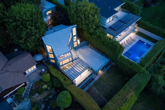 975 Aubeneau Crescent, West Vancouver