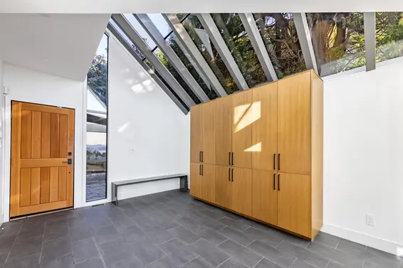 975 Aubeneau Crescent, West Vancouver For Sale - image 3