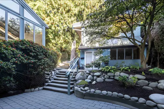 975 Aubeneau Crescent, West Vancouver For Sale - image 33