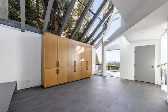 975 Aubeneau Crescent, West Vancouver For Sale - image 4