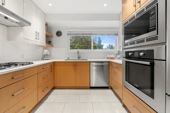 1155 Tatlow Avenue, North Vancouver For Sale - image 10