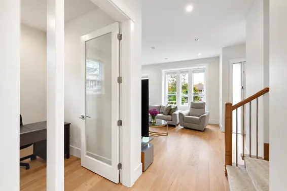 344 East 21 Street, North Vancouver For Sale - image 11