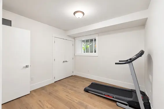 344 East 21 Street, North Vancouver For Sale - image 34