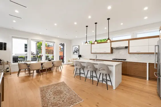 344 East 21 Street, North Vancouver For Sale - image 9