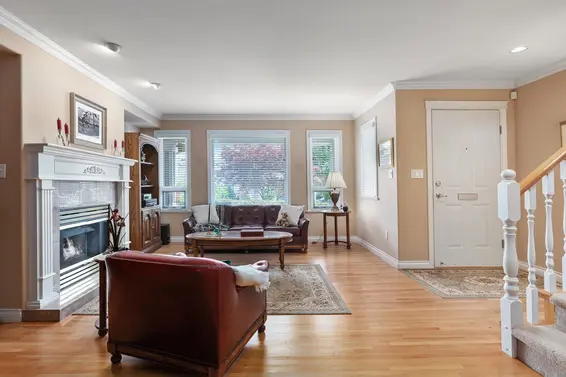 326 East 12th Street, North Vancouver For Sale - image 3