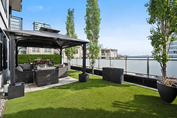 212 123 West 1st Street, North Vancouver