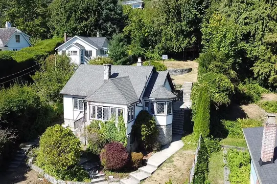 3243 Travers Avenue, West Vancouver