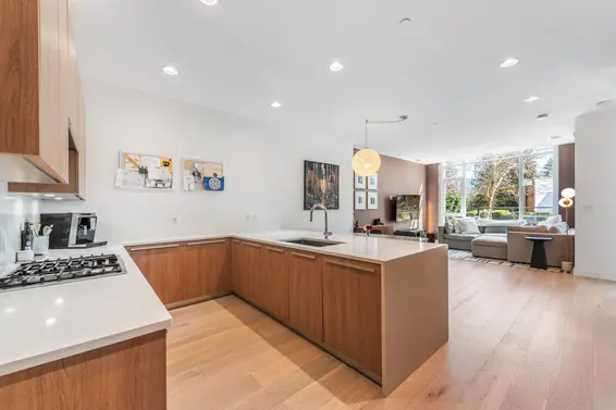 2765 Mountain Highway, North Vancouver For Sale - image 8