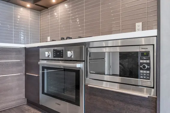 601 1550 Fern Street, North Vancouver For Sale - image 9