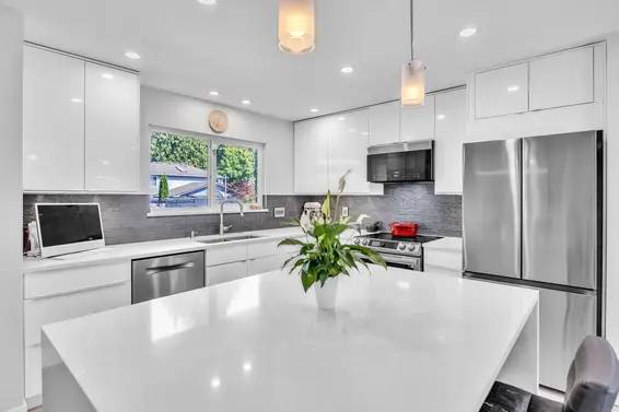 1176 West 23rd Street, North Vancouver For Sale - image 3