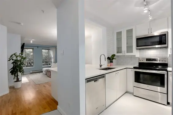 212 150 West 22Nd Street, North Vancouver For Sale - image 1