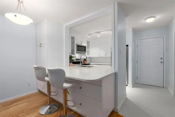 212 150 West 22Nd Street, North Vancouver For Sale - image 3