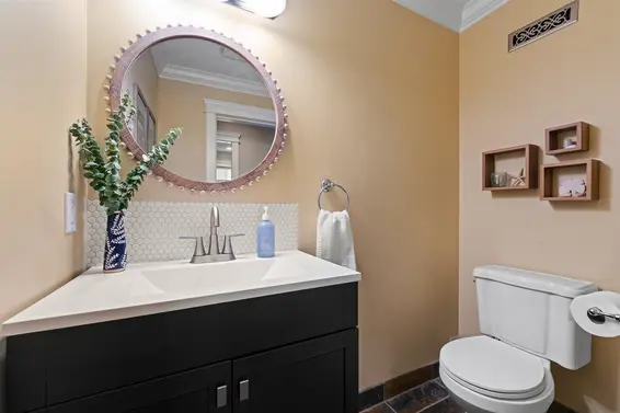 749 East 10th Street, North Vancouver For Sale - image 25