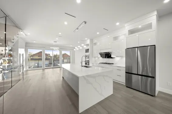 253 West 18th Street, North Vancouver For Sale - image 6