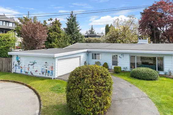957 Essex Road, North Vancouver
