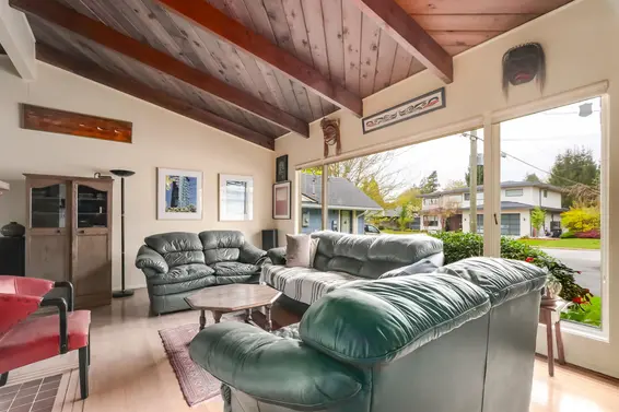 957 Essex Road, North Vancouver For Sale - image 4