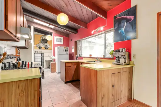 957 Essex Road, North Vancouver For Sale - image 9