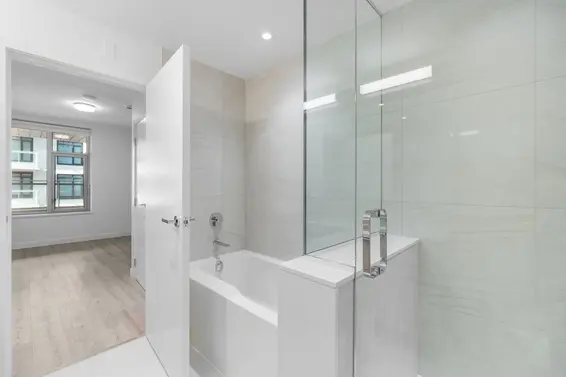 325 755 Harbourside Drive, North Vancouver For Sale - image 37