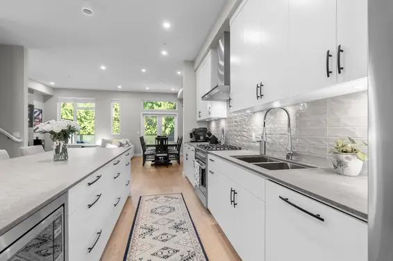 4676 Capilano Road, North Vancouver For Sale - image 3