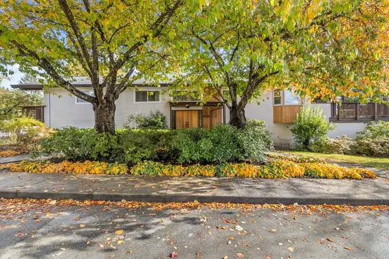 2142 St. Andrews Avenue, North Vancouver For Sale - image 2