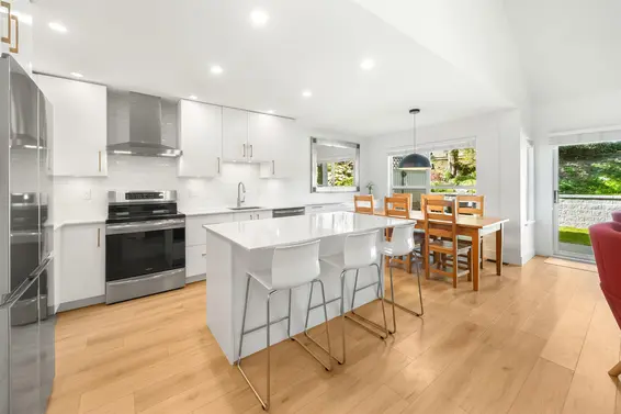 7 650 Roche Point Drive, North Vancouver
