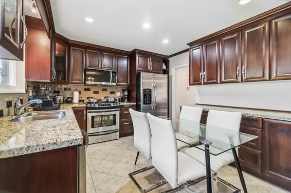 552 West 29th Street, North Vancouver For Sale - image 8