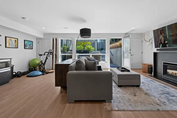 2526 Marine Drive, West Vancouver For Sale - image 18