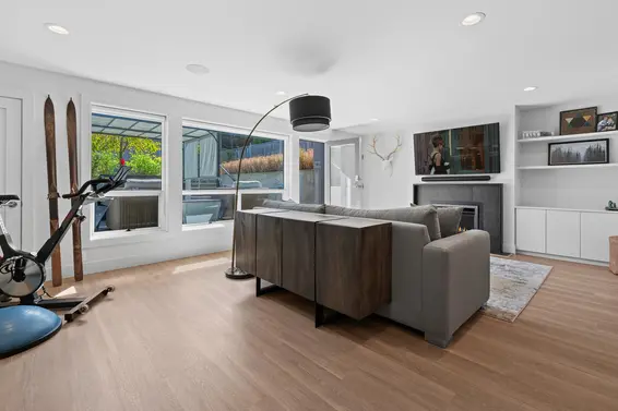 2526 Marine Drive, West Vancouver For Sale - image 19