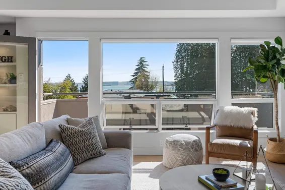 2526 Marine Drive, West Vancouver For Sale - image 4