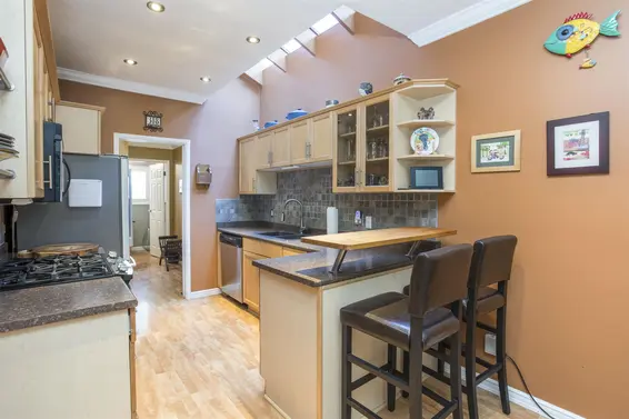 1989 Cedar Village Crescent, North Vancouver For Sale - image 7