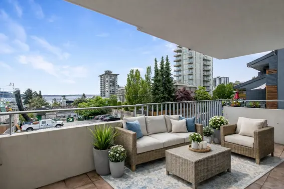 102 1730 Duchess Avenue, West Vancouver For Sale - image 3