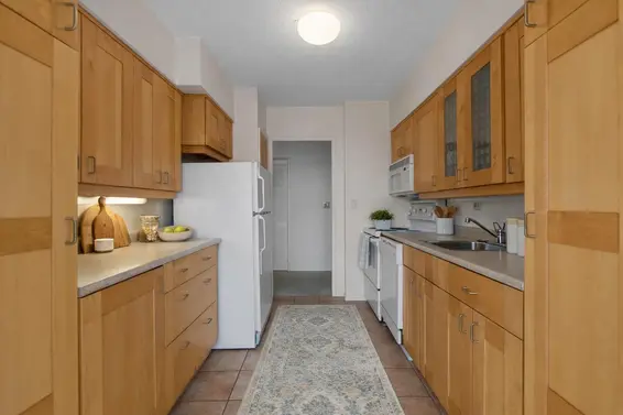 102 1730 Duchess Avenue, West Vancouver For Sale - image 9