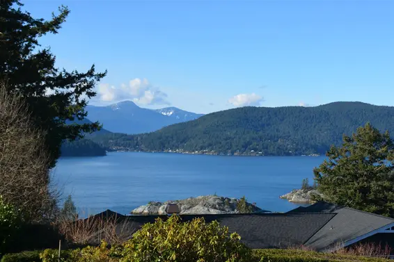 6240 Overstone Drive, West Vancouver For Sale - image 2