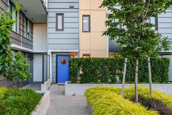 314 1471 Hunter Street, North Vancouver For Sale - image 3