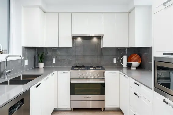 314 1471 Hunter Street, North Vancouver For Sale - image 4