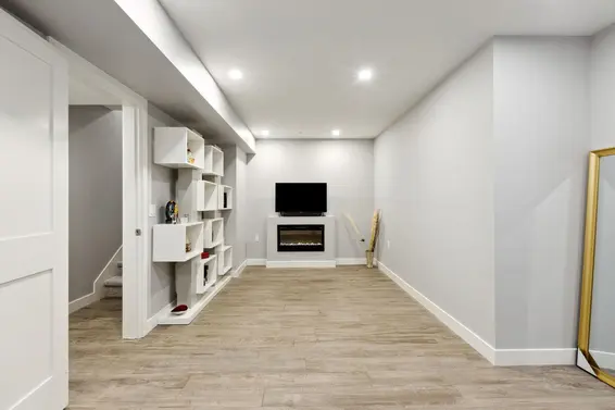 4684 Capilano Road, North Vancouver For Sale - image 19