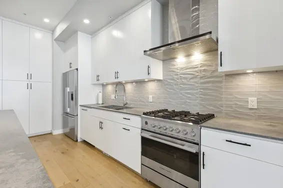 4684 Capilano Road, North Vancouver For Sale - image 3