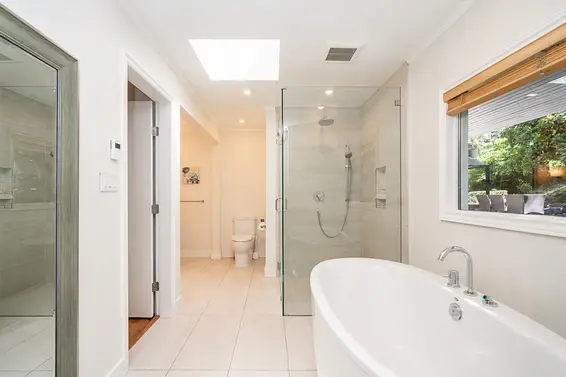 3841 Bayridge Avenue, West Vancouver For Sale - image 14