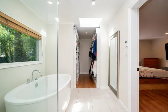 3841 Bayridge Avenue, West Vancouver For Sale - image 15