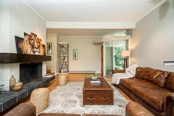 3841 Bayridge Avenue, West Vancouver For Sale - image 2
