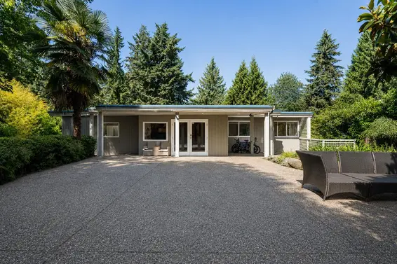 3841 Bayridge Avenue, West Vancouver For Sale - image 38