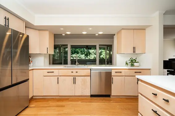 3841 Bayridge Avenue, West Vancouver For Sale - image 7