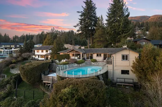 4570 Woodgreen Court, West Vancouver For Sale - image 11