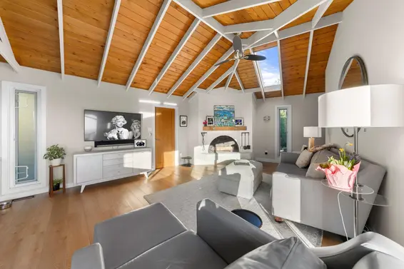 4570 Woodgreen Court, West Vancouver For Sale - image 15
