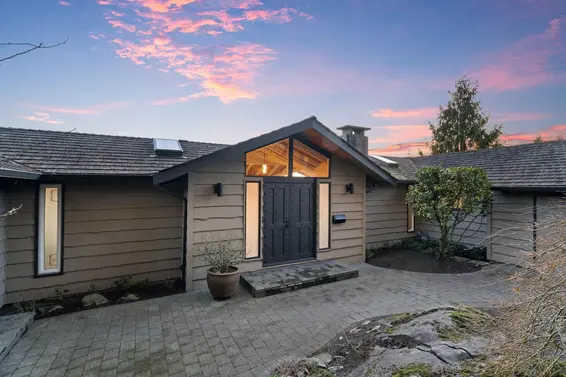 4570 Woodgreen Court, West Vancouver For Sale - image 17