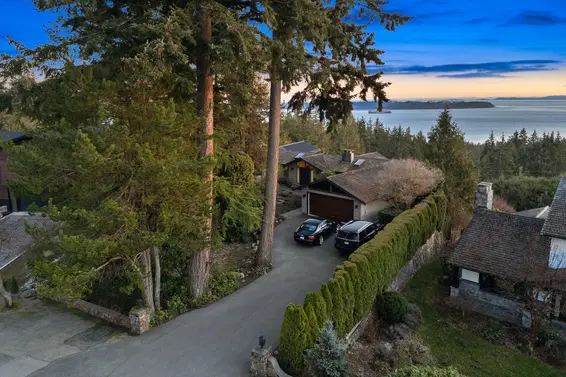 4570 Woodgreen Court, West Vancouver For Sale - image 18