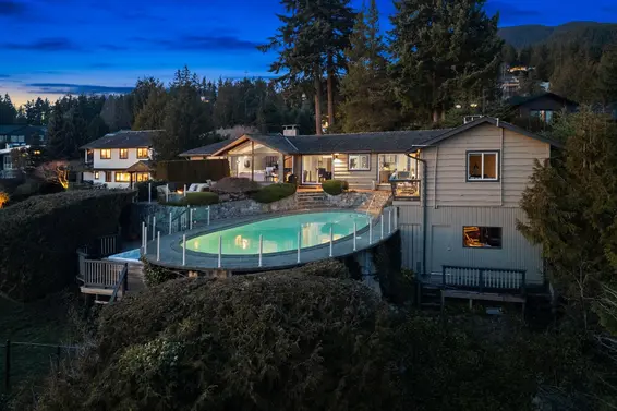 4570 Woodgreen Court, West Vancouver For Sale - image 2