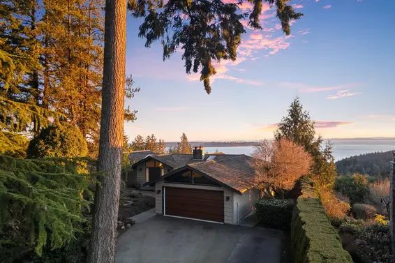 4570 Woodgreen Court, West Vancouver For Sale - image 26