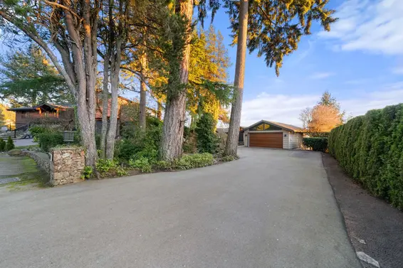 4570 Woodgreen Court, West Vancouver For Sale - image 28
